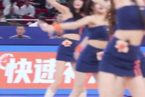 妙曼的身姿甜美的笑容！啦啦队中场舞让人流连忘返😍